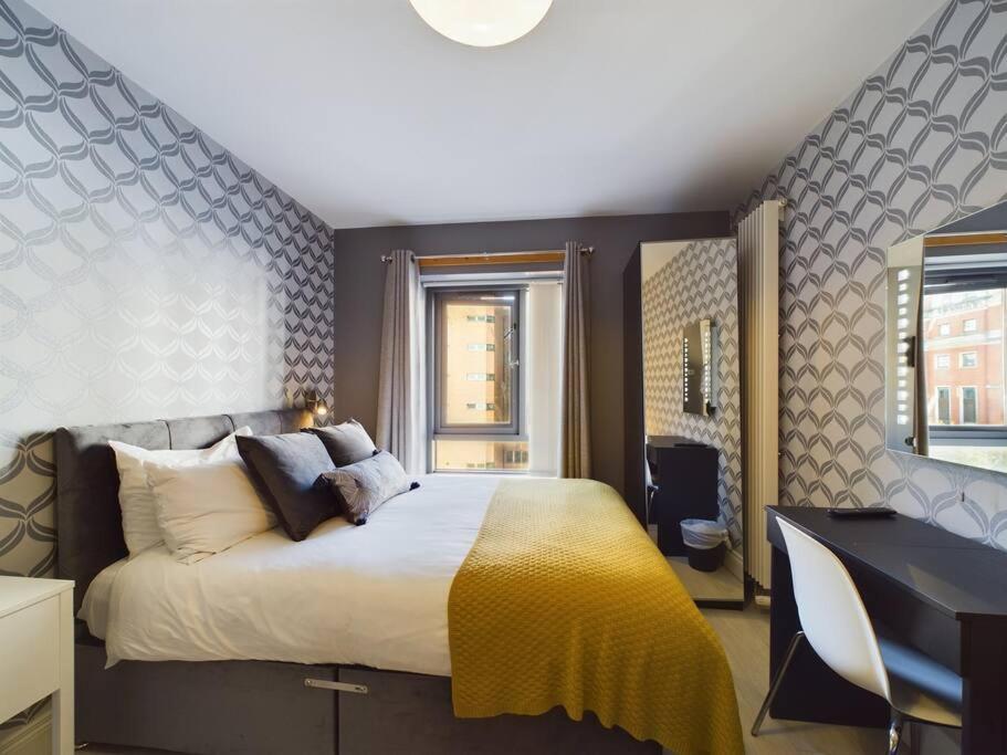 Donegall Sq Apt At City Gate, Belfast City Centre Eksteriør billede